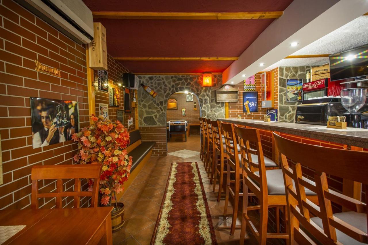 Rožnov pod Radhoštěm Hotel El Greco מראה חיצוני תמונה