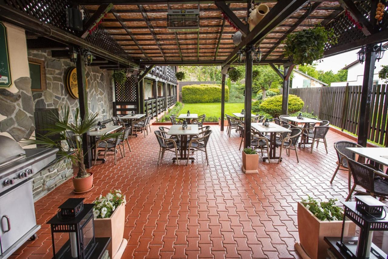 Rožnov pod Radhoštěm Hotel El Greco מראה חיצוני תמונה