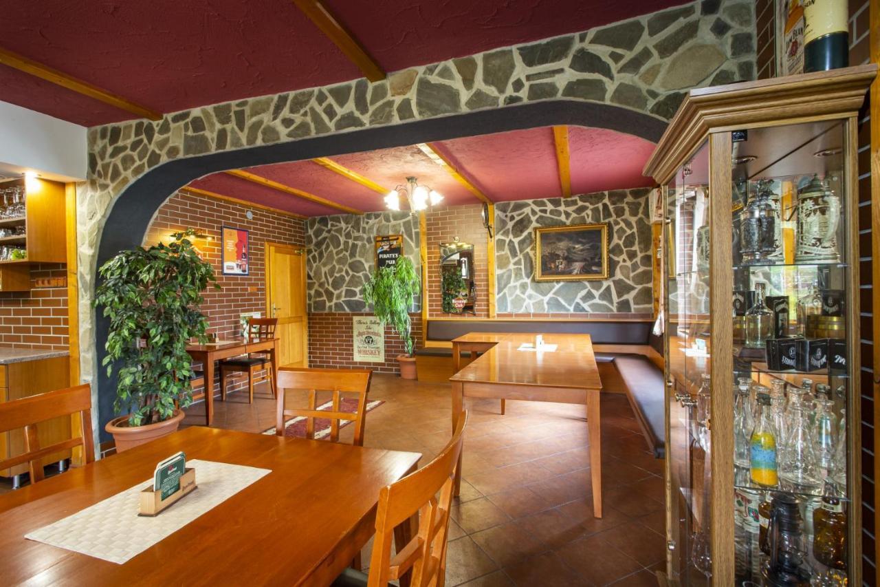 Rožnov pod Radhoštěm Hotel El Greco מראה חיצוני תמונה